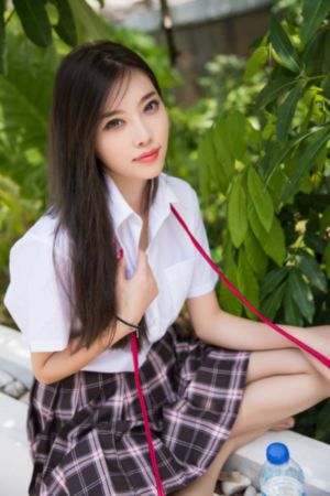 金色的琴弦_十万网红美女美酱